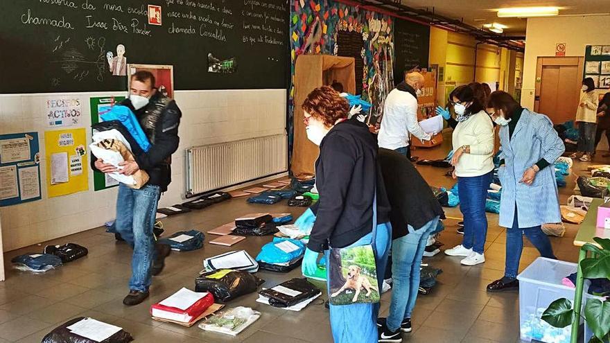 Material escolar para el colegio Isaac Díaz Pardo