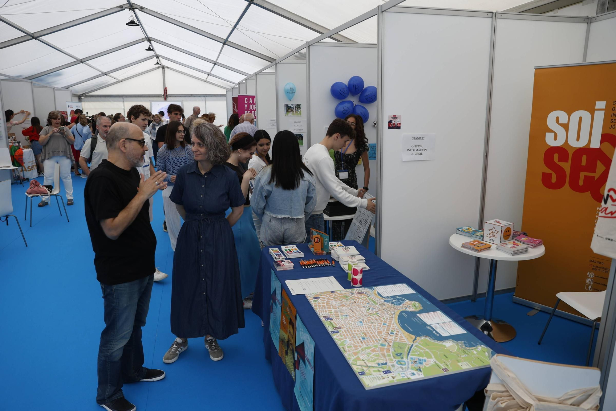 Así fue la feria de la salud del barrio gijonés de Laviada (en imágenes)
