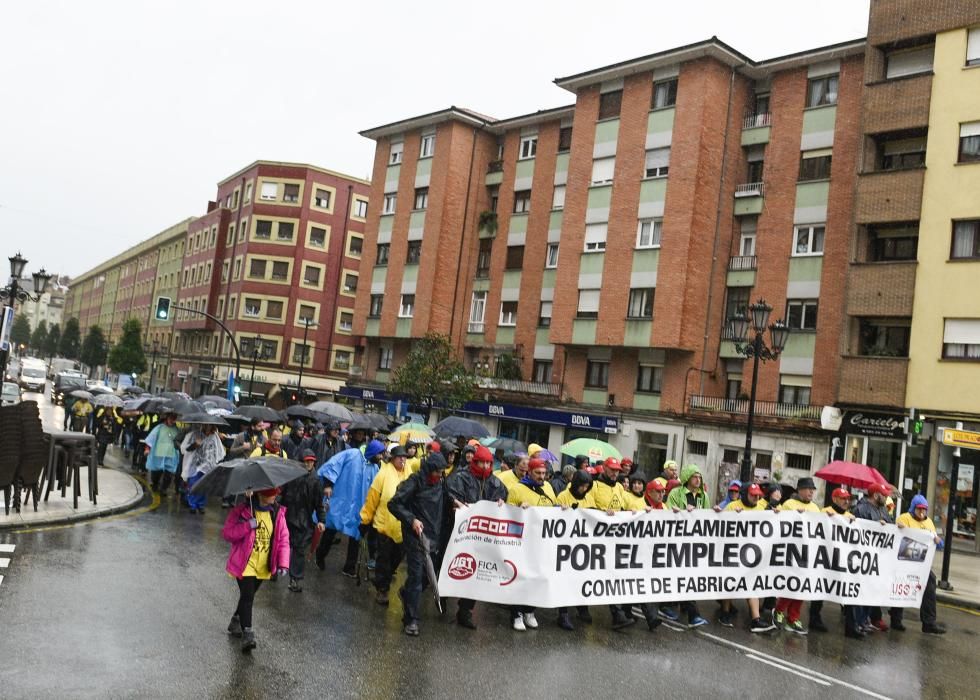 Marcha de trabajadores de Alcoa entre Avilés y Oviedo