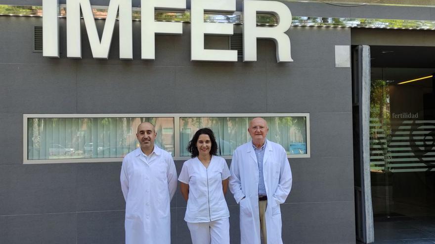 De izquierda a derecha: Dr José Sánchez, Lola y Dr. Meseguer. | IMFER