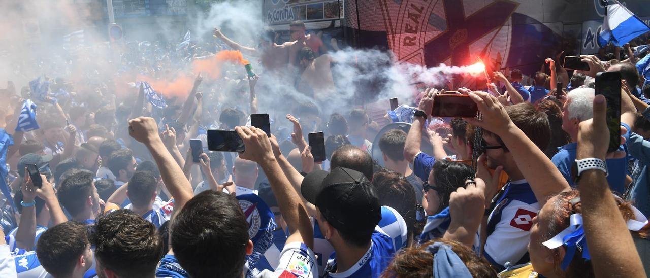 Llegada del Deportivo a Riazor antes del duelo ante el Albacete