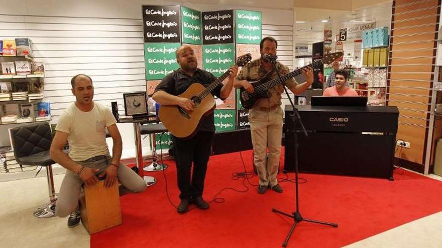 El grupo A Roda desvela su nuevo disco en acústico