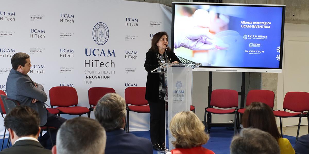 La presidenta María Dolores García durante su intervención en el acto de presentación de estos premios