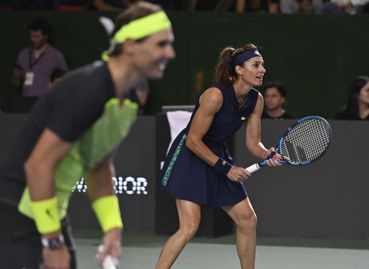 Nadal se divierte jugando al tenis junto a Sabatini en Argentina