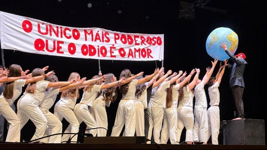 La Mostra de Teatro de Ensino Secundario llega a su fin en el Auditorio de Cangas