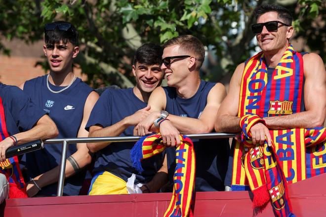 ¡De locos! Las mejores imágenes de una ciudad entregada al Barça