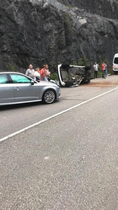 Accidente con seis heridos en Morcín