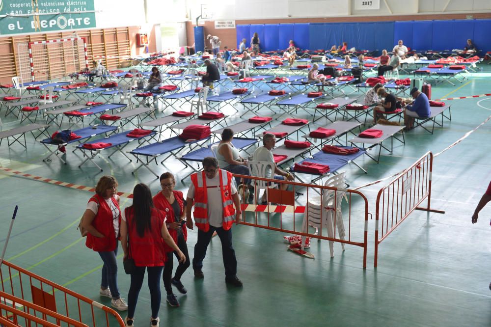 El camping de El Marjal sufre inundaciones y Cruz Roja tiene que montar otro albergue en Crevillent