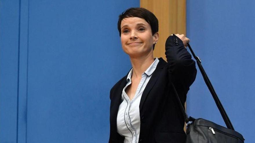 La ultraderechista alemana Petry anuncia que no asumirá su escaño