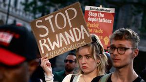 Un tribunal frena que Irlanda del Nord pugui deportar immigrants a Ruanda