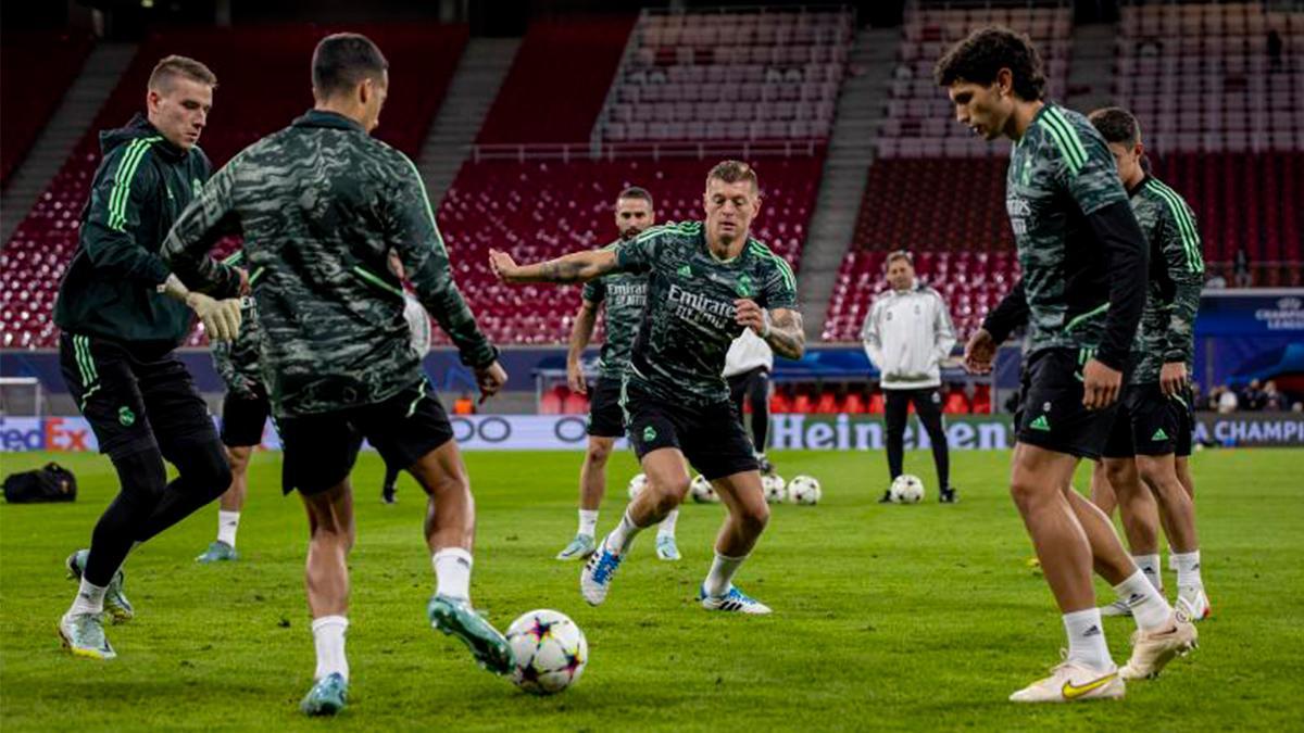 El Real Madrid se ejercita en el RB Arena con cinco bajas