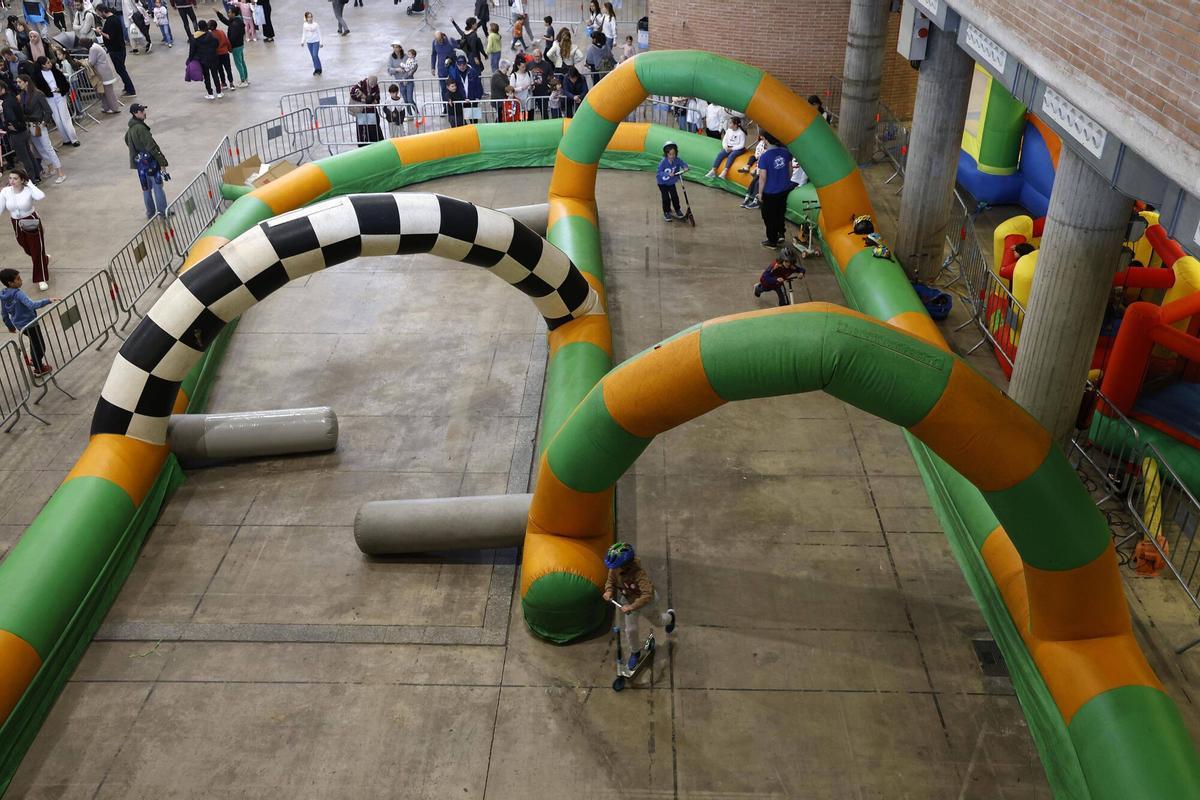 Girona. Palau Firal. Segona edicio de La Mona 2026. El parc infantil de Setmana Santa.