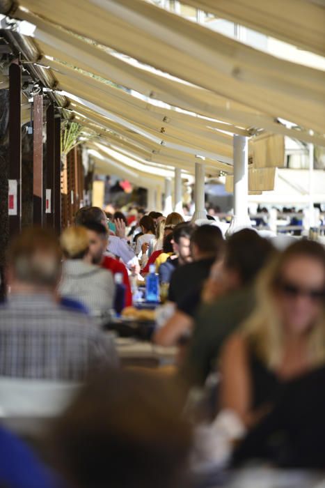 Los bares vuelven a abrir sus terrazas en Cartagena
