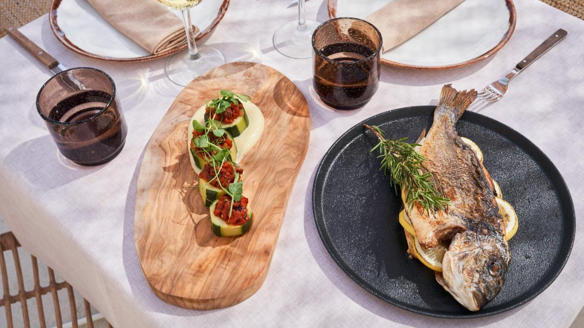 Las instalaciones de DAIA Slow Beach Hotel Conil, donde el descanso, la gastronomía y el bienestar forman parte de una misma experiencia.