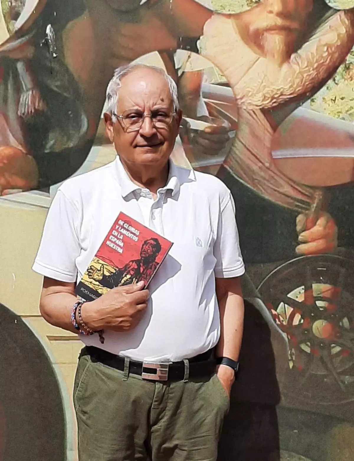 José González Torices, escritor: «Ahora resulta necesaria una regeneración de la literatura»
