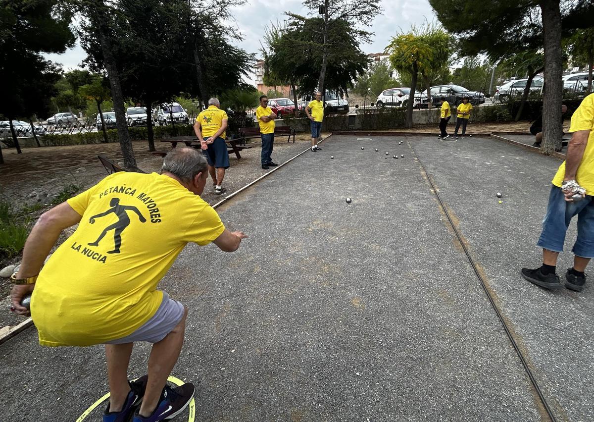 Este taller se impartirá del 16 de abril al 21 de mayo en las pistas de petanca de La Favara.