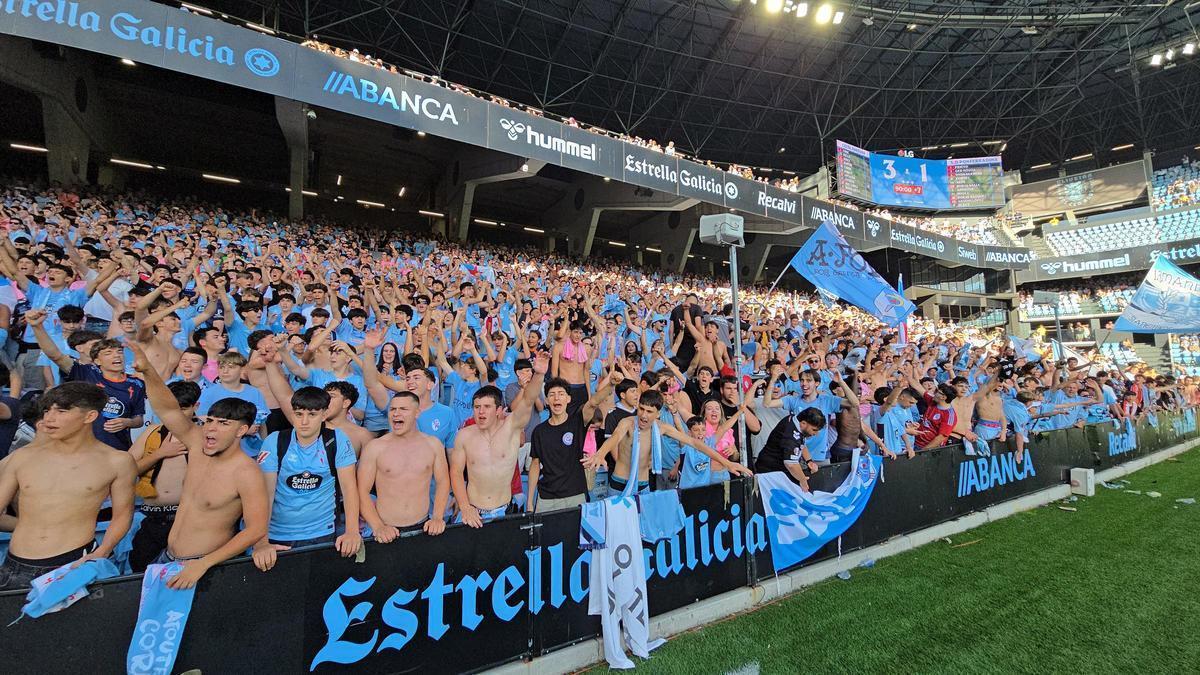 Afición del Celta en el Fortuna-Ponferradina de la filial de ascenso a Segunda