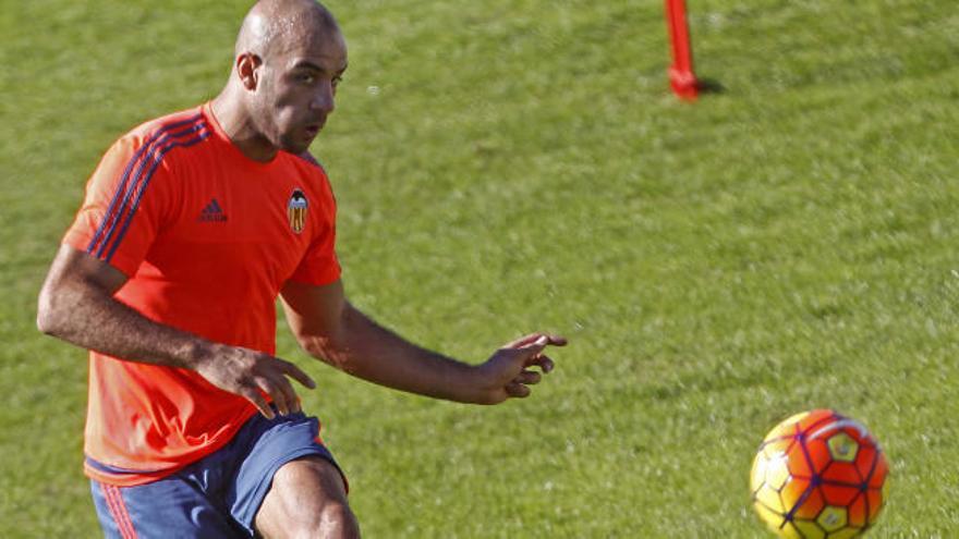 Aymen Abdennour no para ni en su día libre