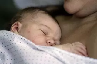 La pandemia desploma la natalidad en España, que cae un 5%