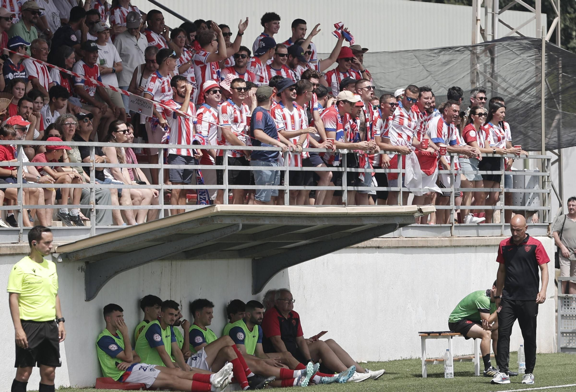 Las imágenes del encuentro entre el Porreres y el Atlético Monzón