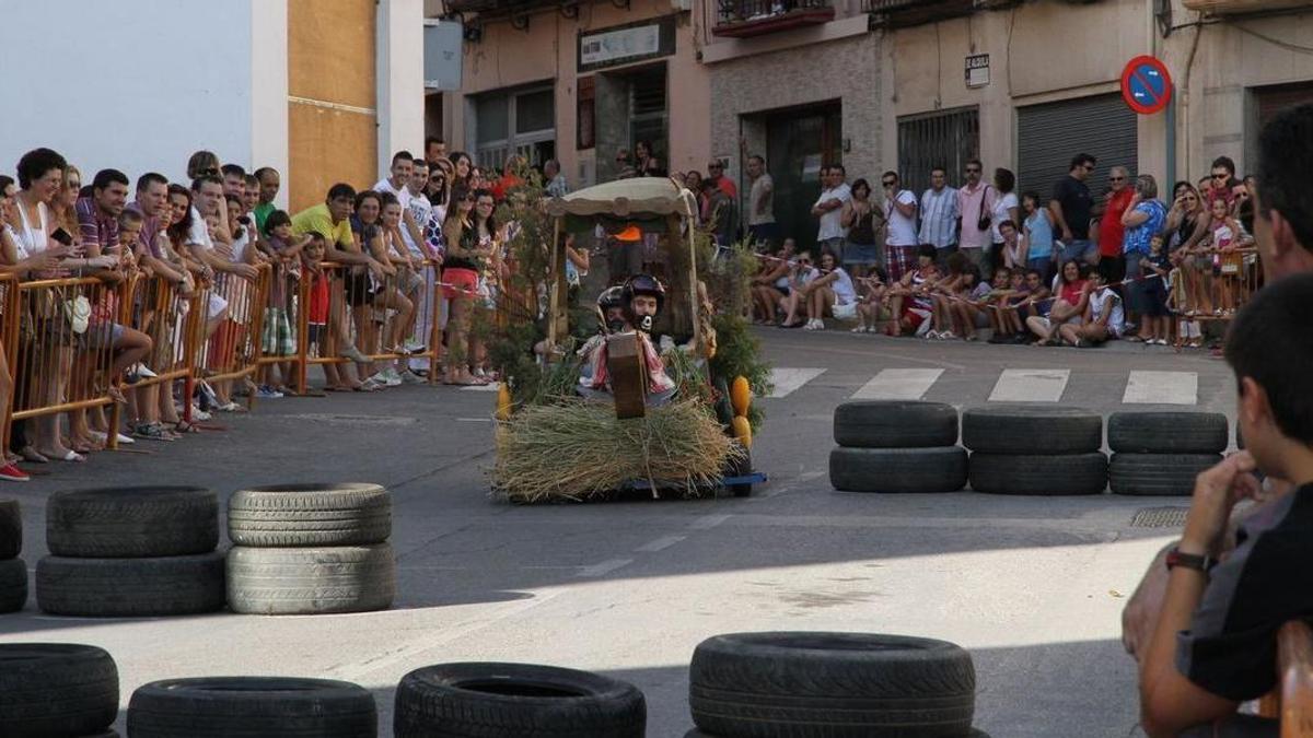 Los autos locos volverán a rodar por las calles de l'Alcora en las fiestas del Cristo de este 2026.