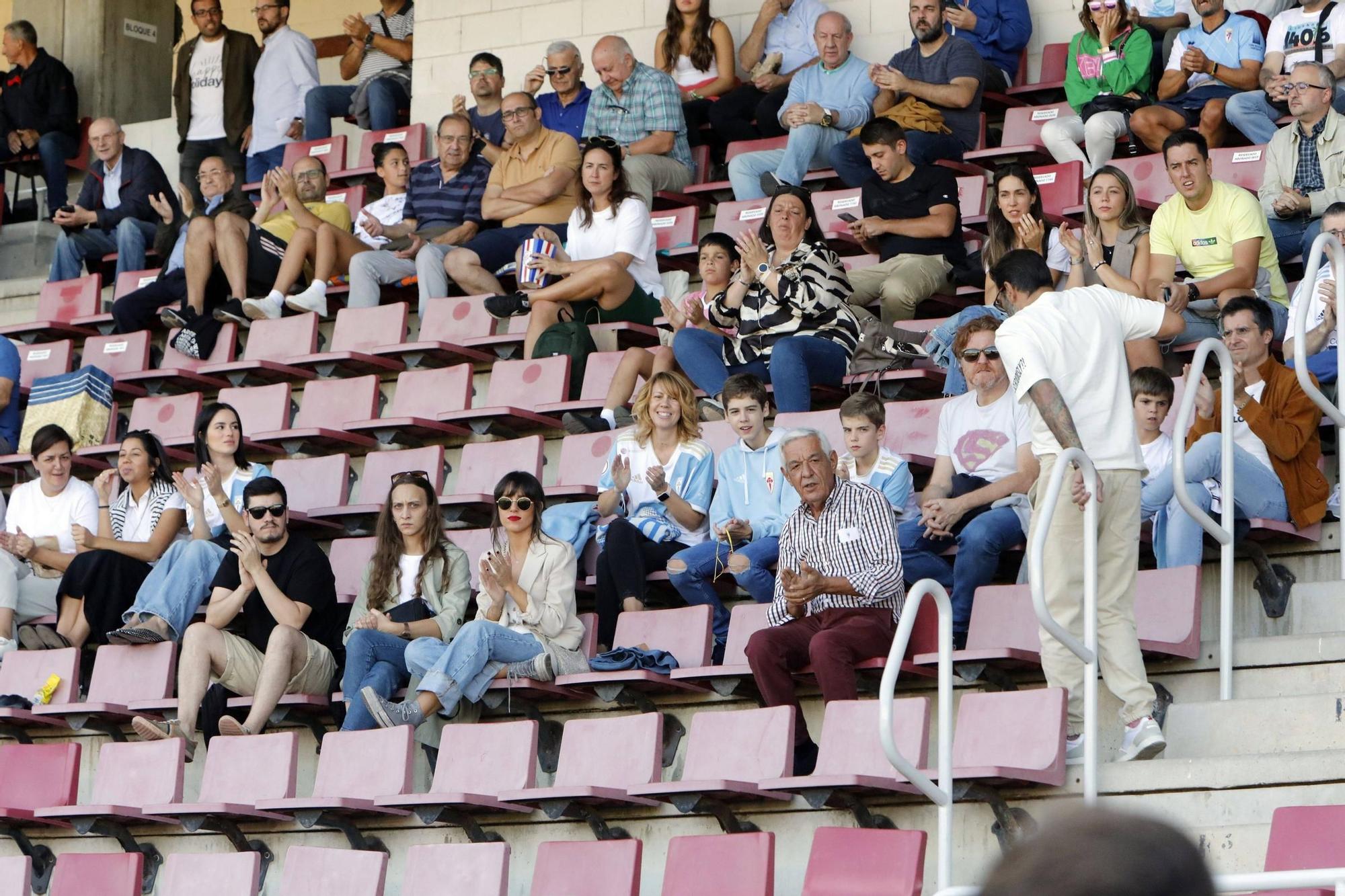 SD Compostela - Zamora CF: búscate en la grada