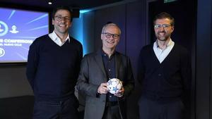 Tobias Hedstück, jefe de Competiciones y de Agenda de la UEFA; Giorgio Marchetti, secretario general adjunto y director de Fútbol de la UEFA; y Santi Solsona, project manager de Competiciones.