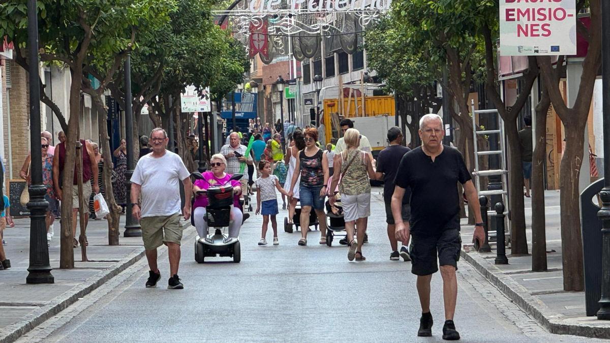 La calle Mayor de Paterna, peatonalizada.