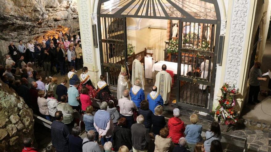 Segorbe regresa con devoción a la Cueva Santa en la primera romería tras el incendio