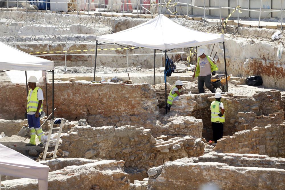 Arqueólogos avanzan en el entorno de la obra ...