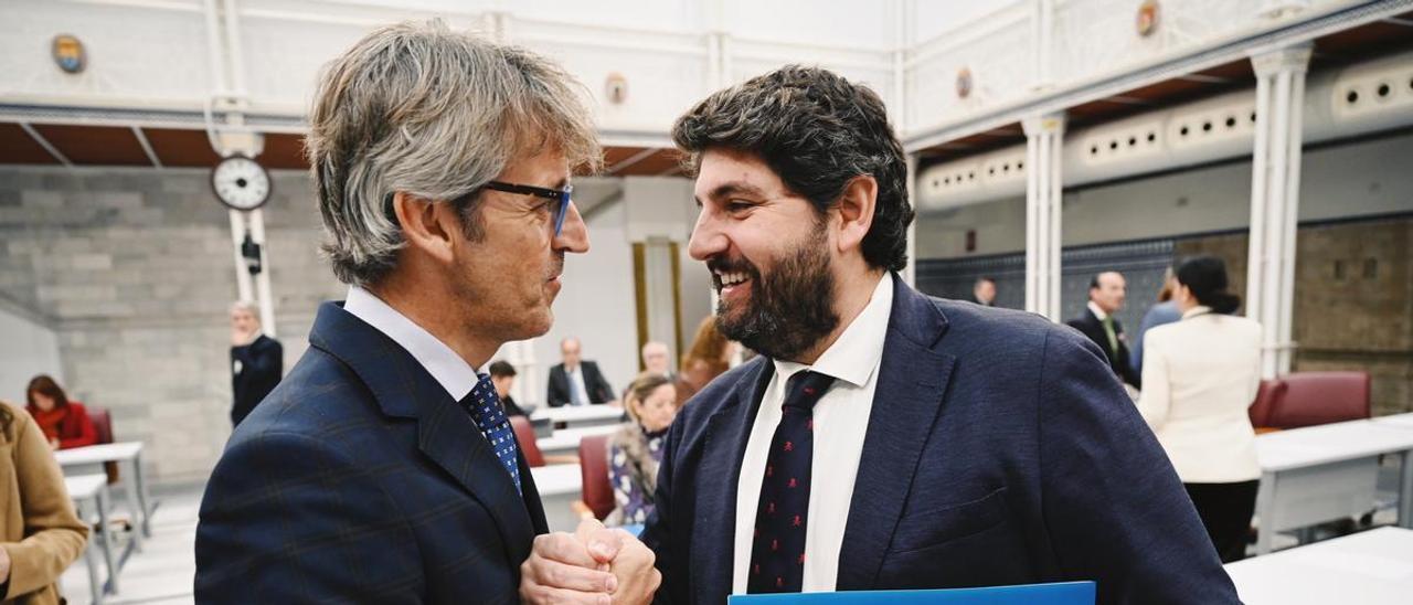 Fernando López Miras y Luis Alberto Marín, en la Asamblea.