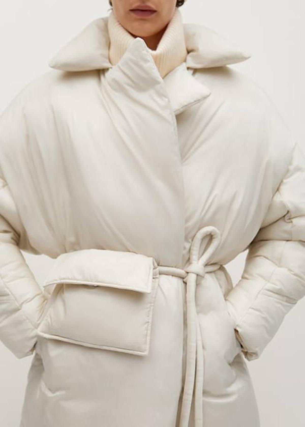 Abrigo acolchado con bolso incorporado de Mango (Precio: 89,99 euros)