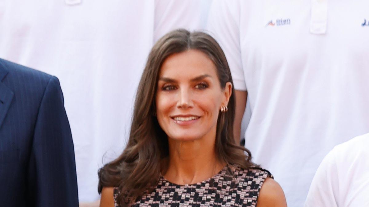 El look de estreno de la reina Letizia para recibir a las Selecciones Nacionales Masculina y Femenina de Waterpolo