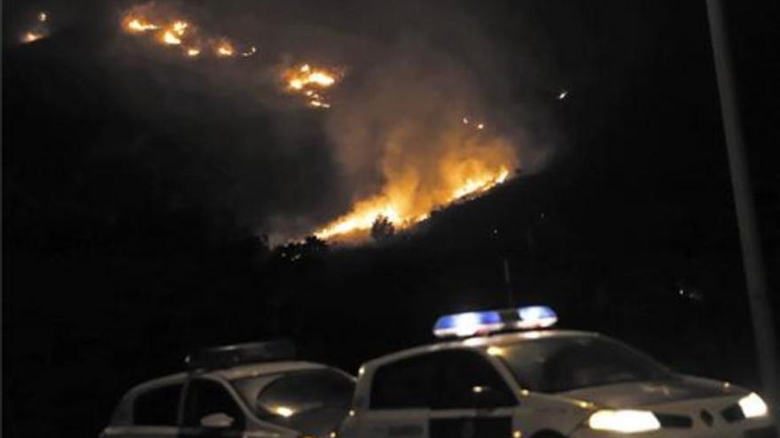 Mejora la situación del incendio de Pollença, aunque sigue activo