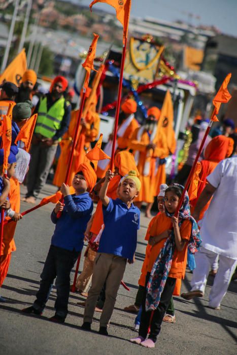 La comunidad Sikh celebra en Torrevieja su desfile