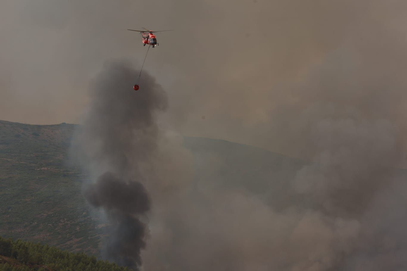 El incendio de Bejís, en imágenes