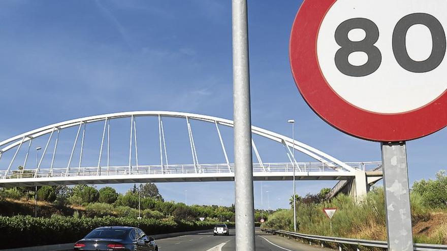 El gobierno admite que el ancho de la ronda norte de Cáceres es inapropiado por costes y accidentes