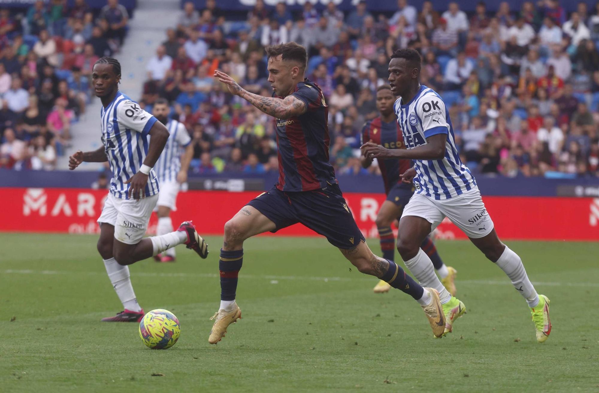 Las mejores imágenes del Levante UD - Deportivo Alavés