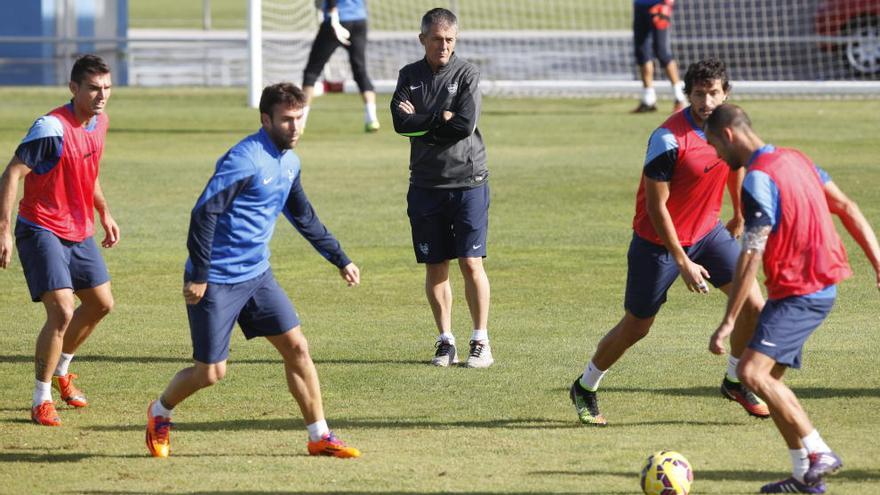 Jugadores del Levante entrenando en Buñol