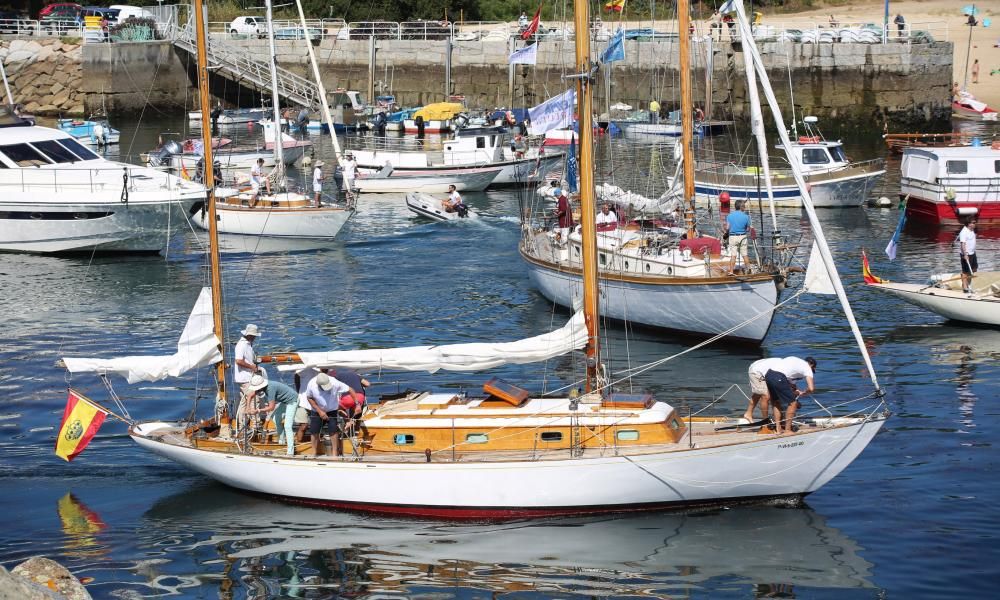 El barco del monarca emérito y la dorna “A Meca” se imponen en sus categorías