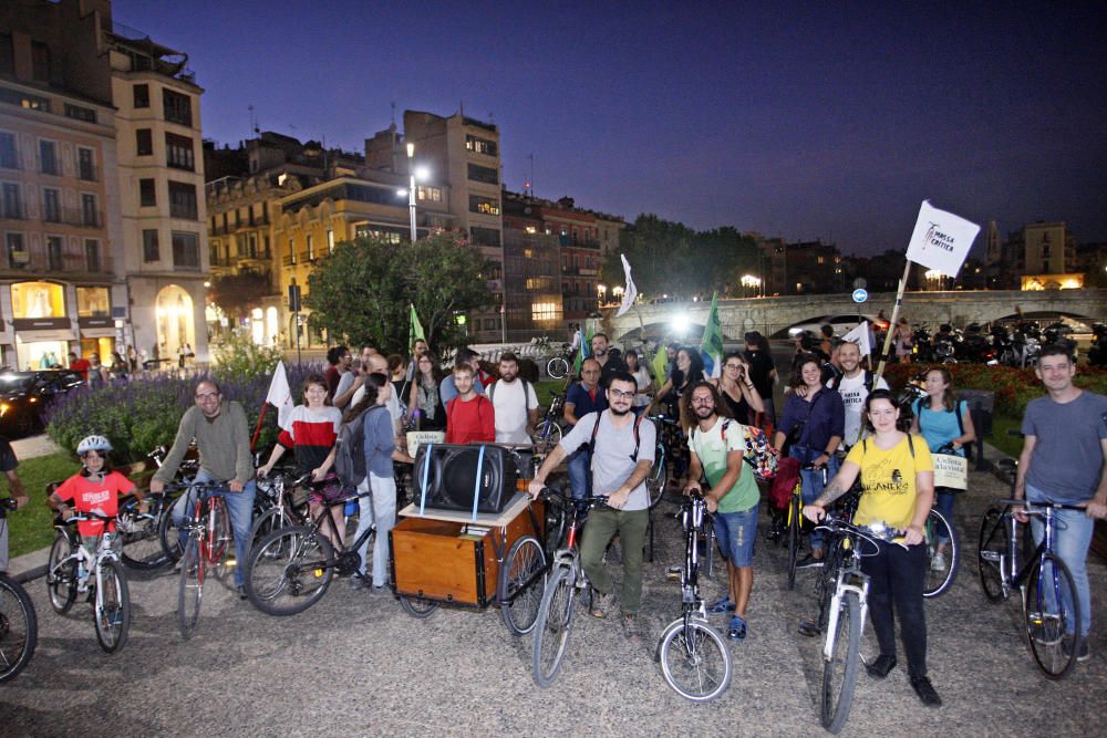 Bicicletada pels carrers de Girona per reclamar polítiques sostenibles