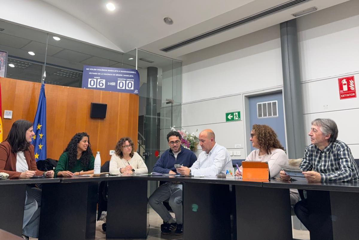 Reunión para la creación del consejo de infancia y adolescencia de Massamagrell.