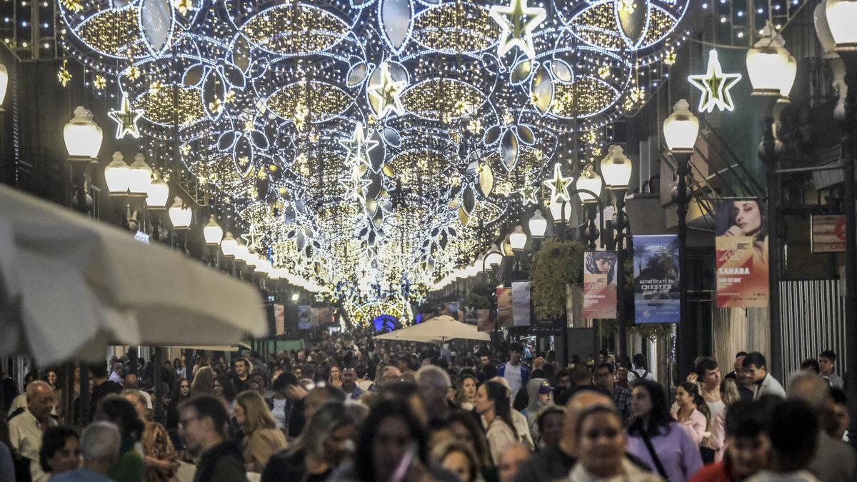 Luces de Navidad en Canarias: Triana da la bienvenida a la Navidad con su  iluminación