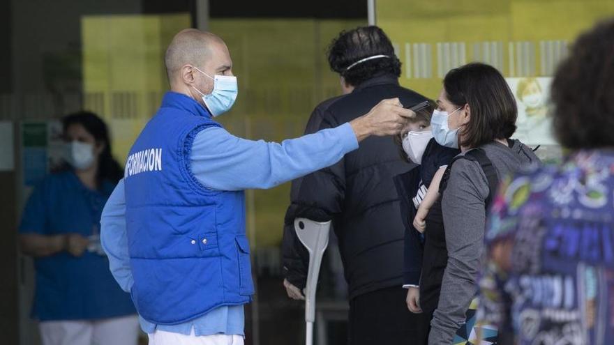 Salud prohíbe las visitas a los hospitales en Asturias, salvo algunas excepciones