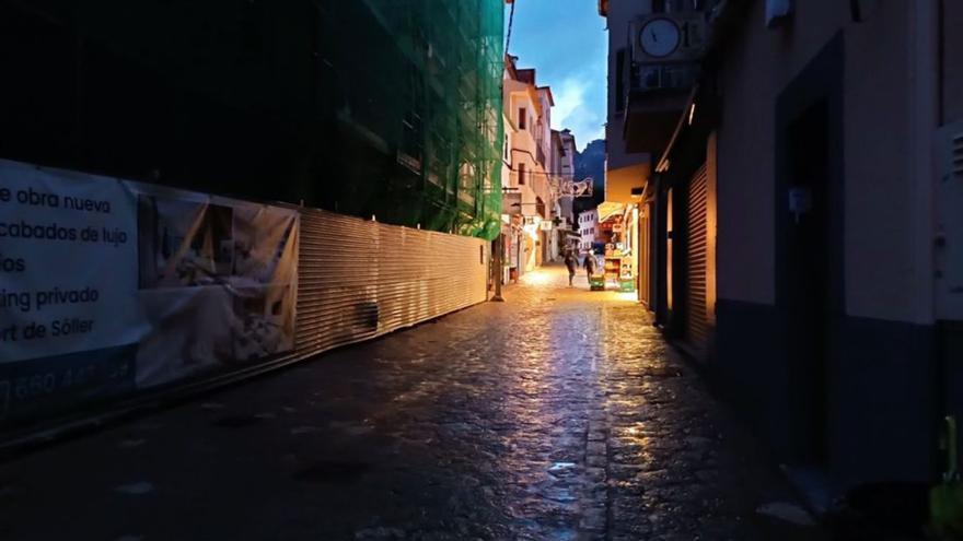 Calles a oscuras tras las precipitaciones.