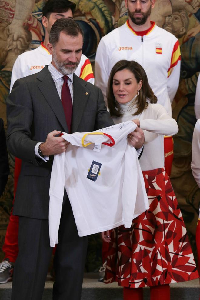 Detalle de la falda estampada de Letizia Ortiz