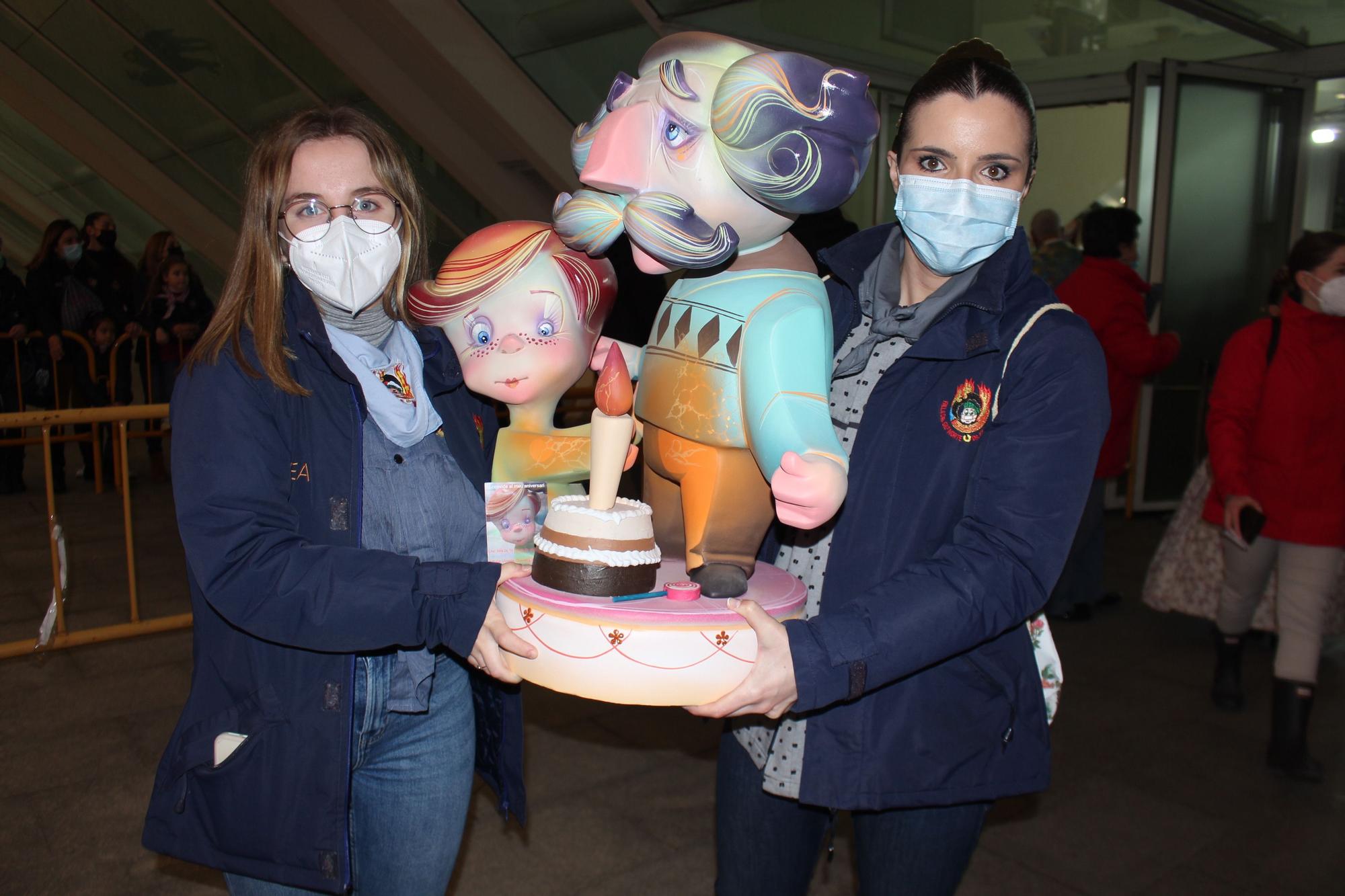 Los infantiles recogen los ninots de las Fallas 2022