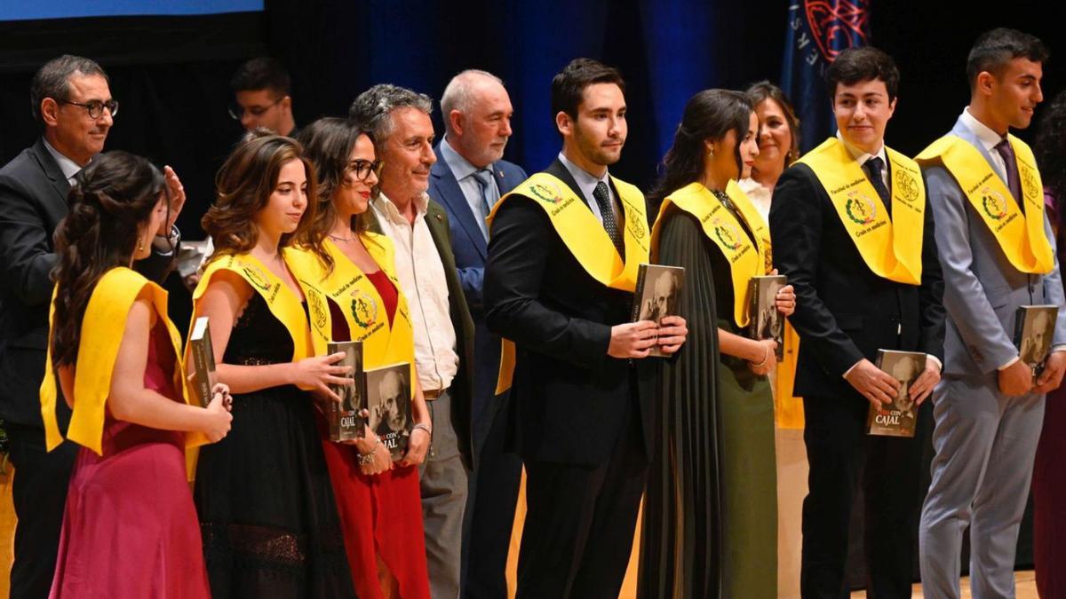 Graduación ayer de la IX Promoción del Grado de Medicina de la Universidad de Murcia.  | L.O.