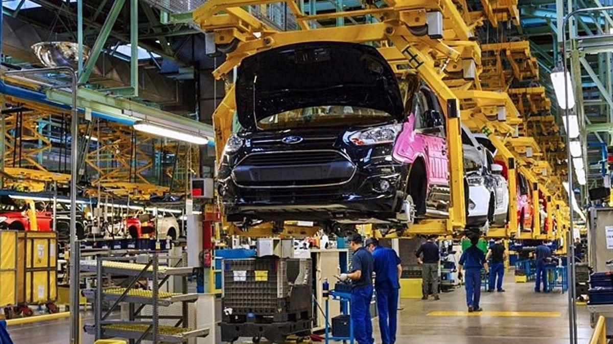 Producción de vehículos en la planta de Ford en Almussafes en una imagen de archivo.