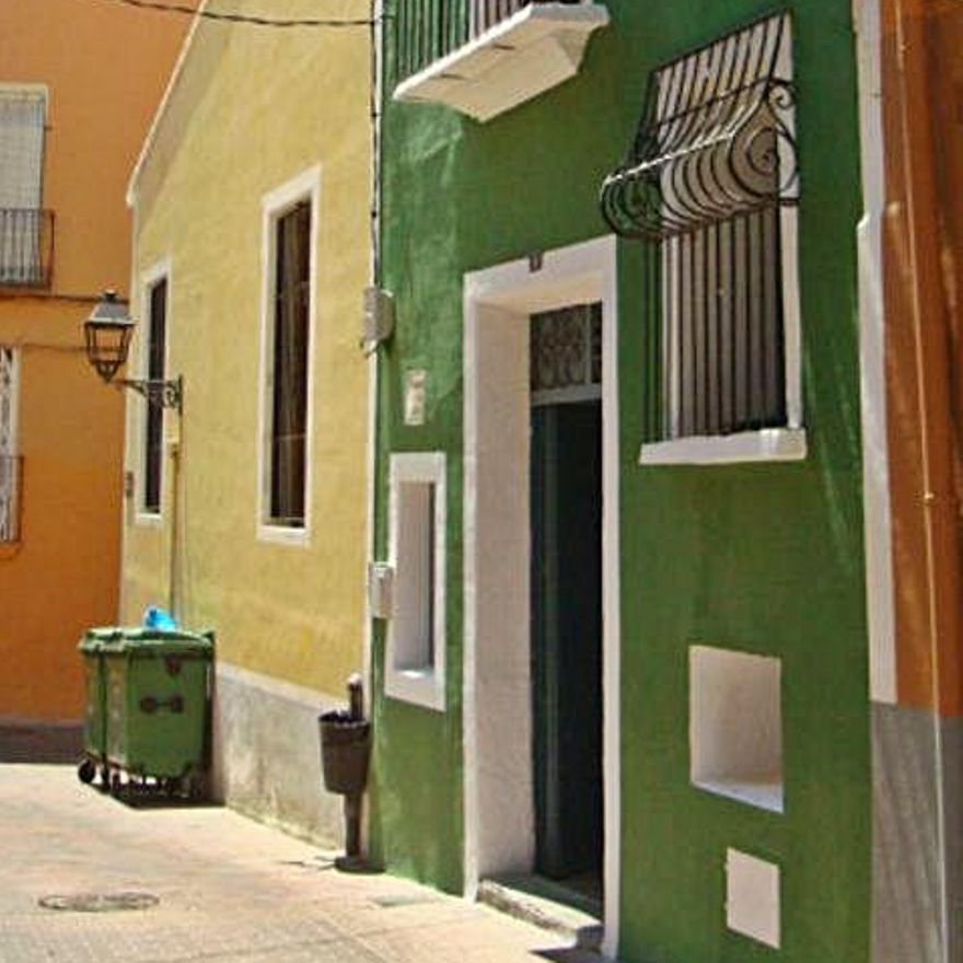 La Vila transforma una casa en centro de arte temporal